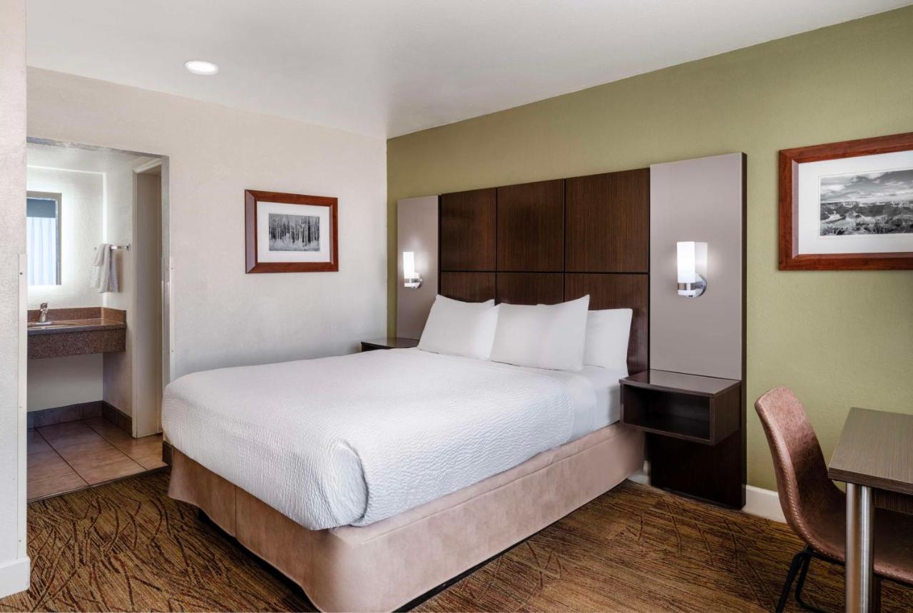 Queen Room - Non-Smoking at Best Western Pony Soldier Inn & Suites