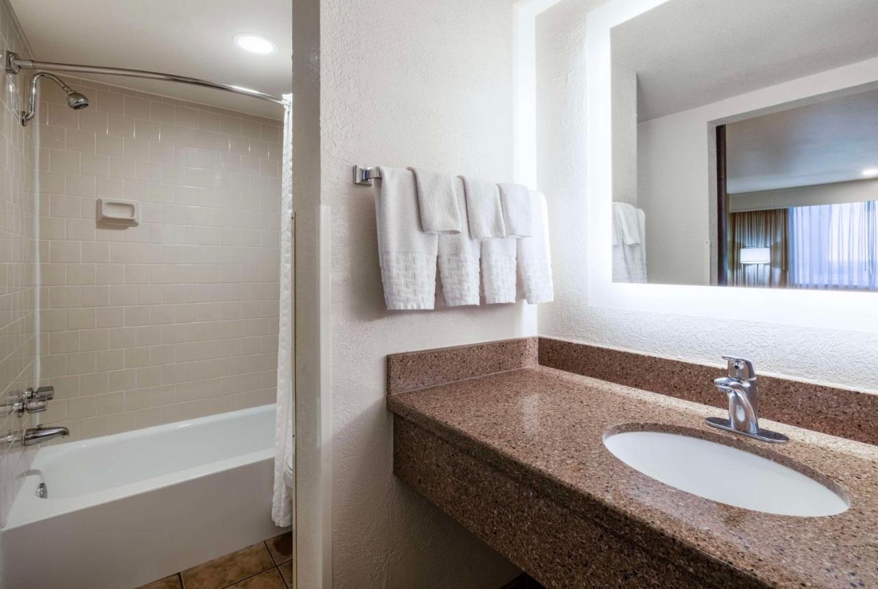 Queen Room - Non-Smoking at Best Western Pony Soldier Inn & Suites