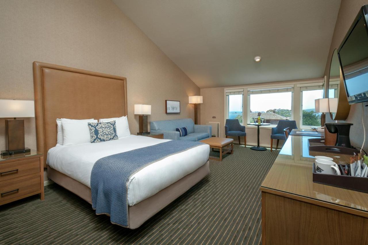 Deluxe Queen Room at The Inn at the Tides