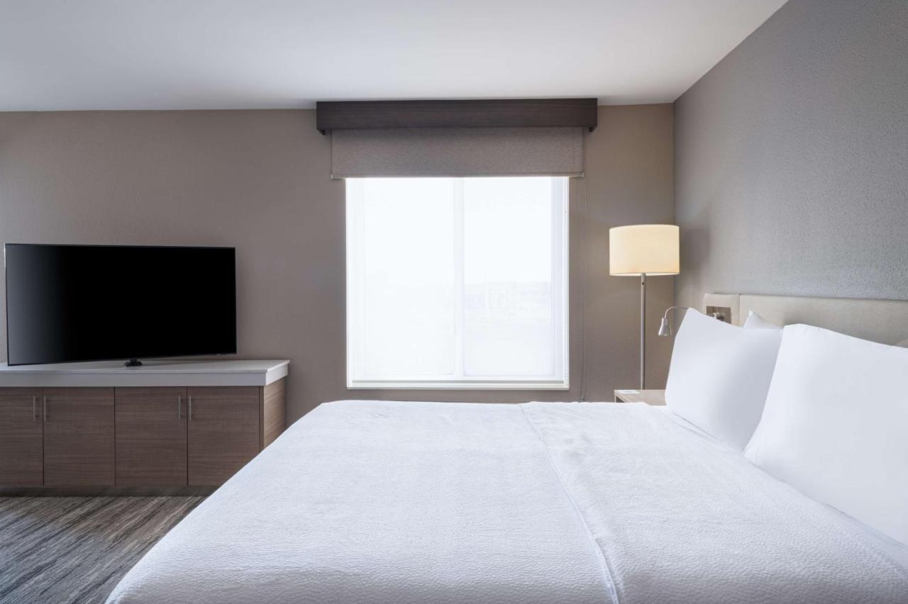 | Hilton Garden Inn Saint Charles