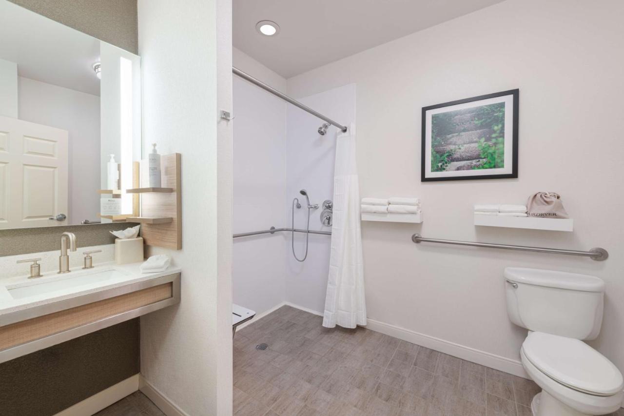 | Hilton Garden Inn Saint Charles