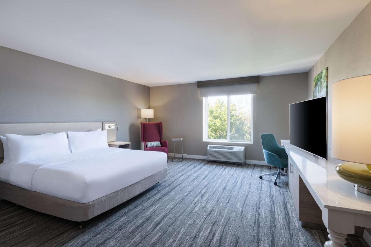 | Hilton Garden Inn Saint Charles