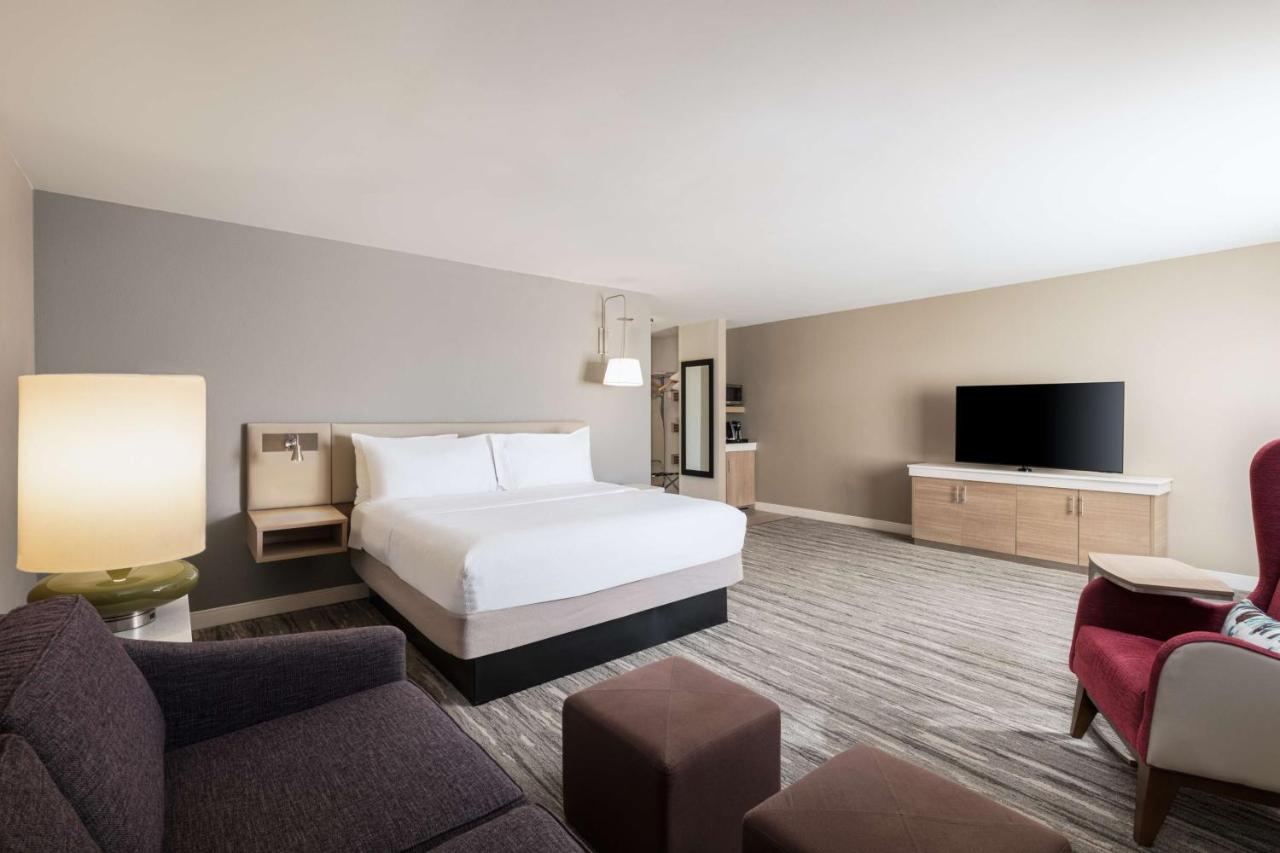 | Hilton Garden Inn Saint Charles