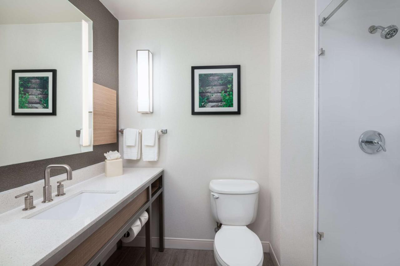| Hilton Garden Inn Saint Charles