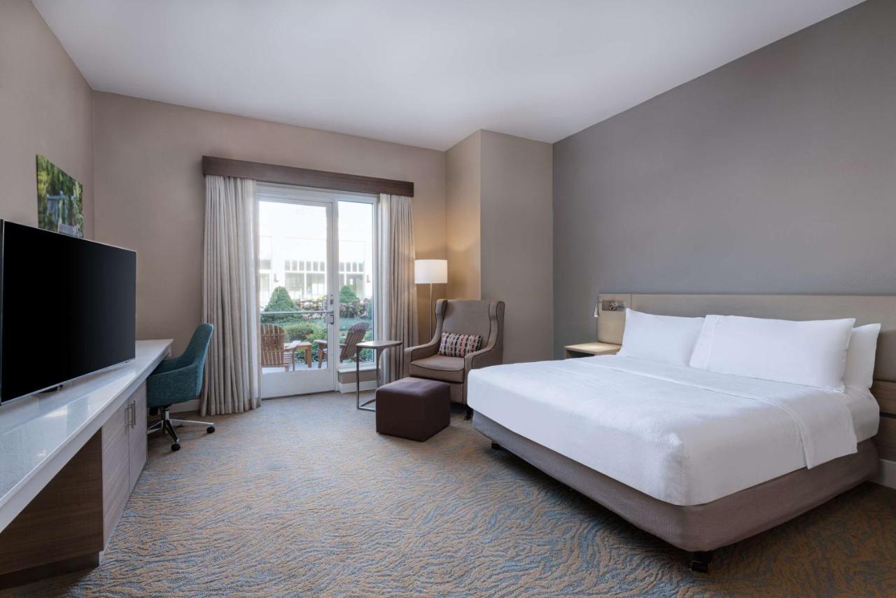 | Hilton Garden Inn Saint Charles