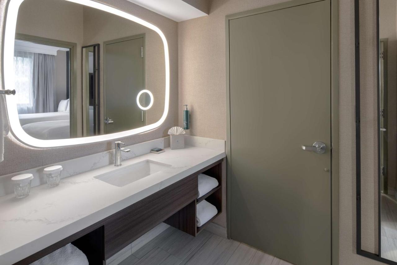 | DoubleTree Suites by Hilton Mount Laurel