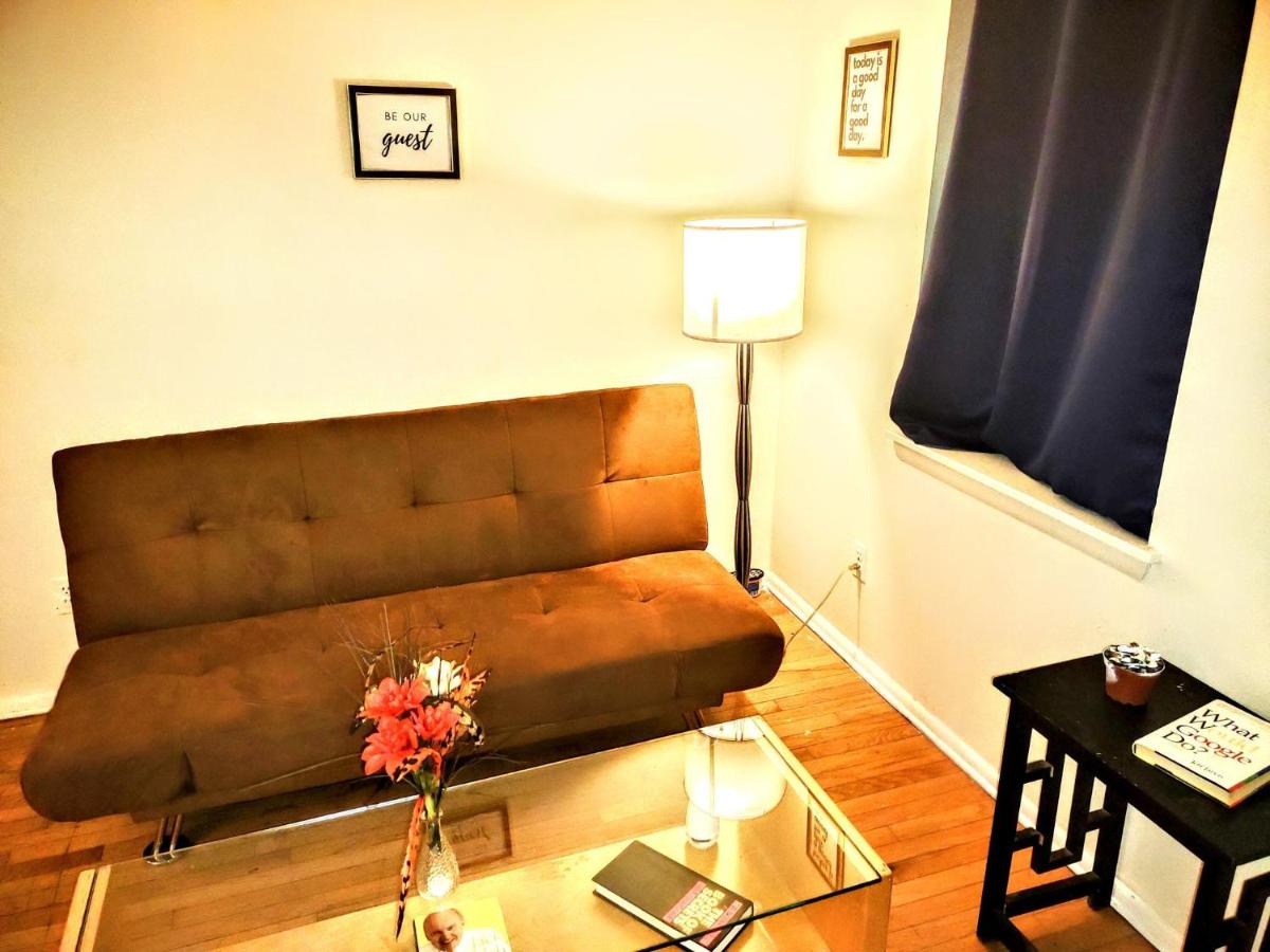 | Room in Guest room - Cozy Bedroom close to downtown
