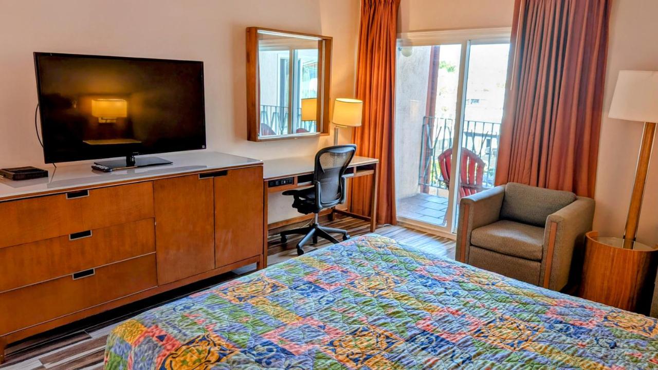  | Royal Century Hotel at LAX