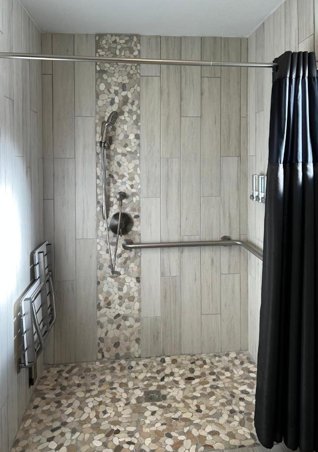 King Room with Roll-In Shower - Disability Access at The Jeffrey Hotel