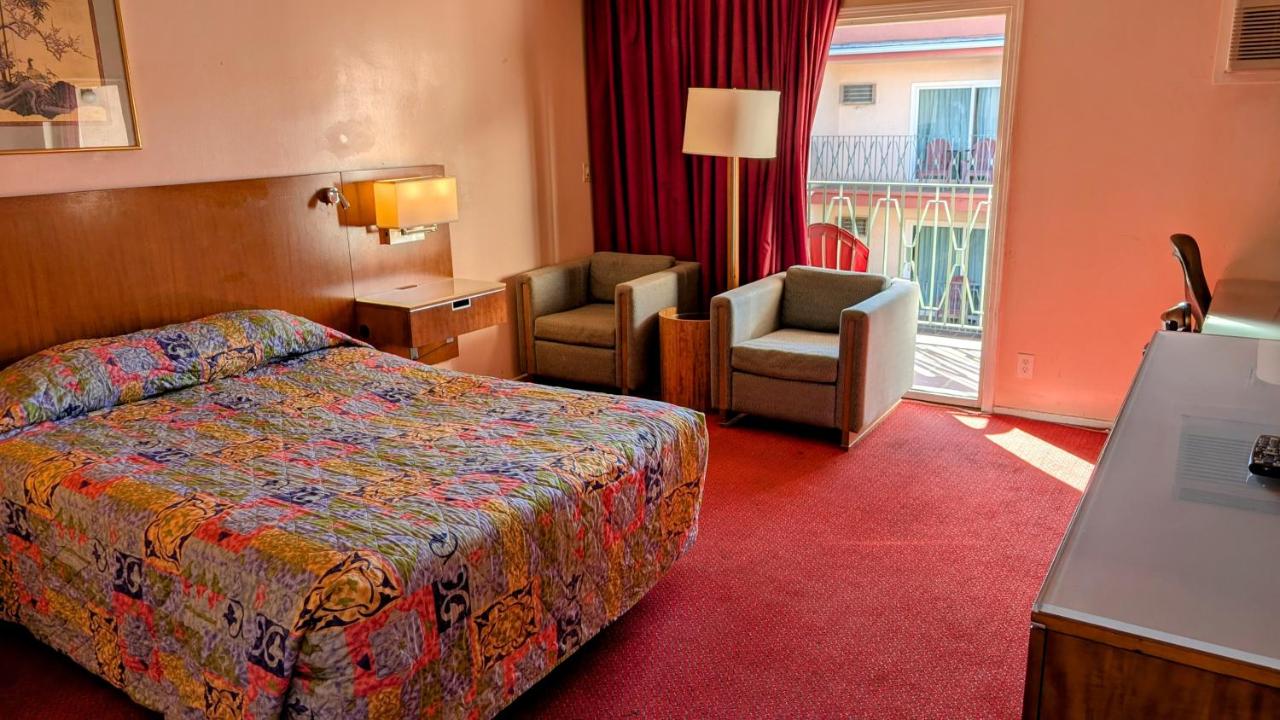  | Royal Century Hotel at LAX