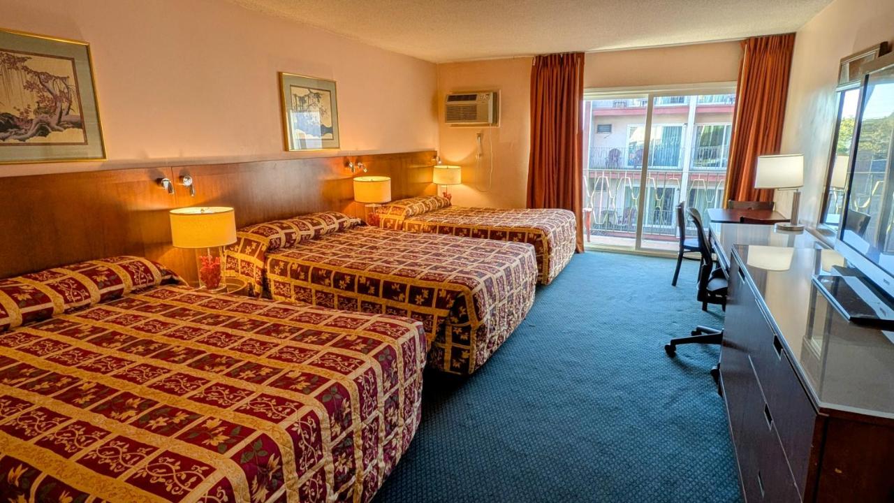  | Royal Century Hotel at LAX