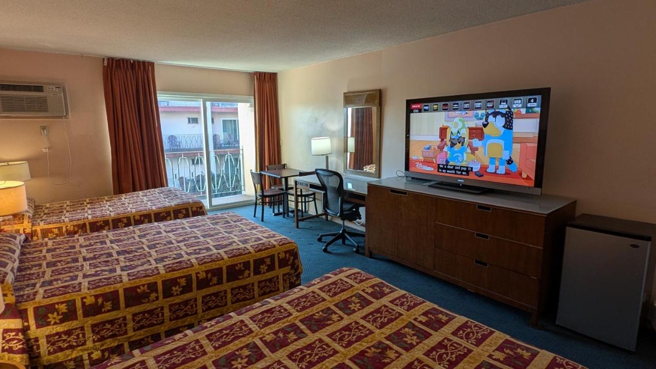  | Royal Century Hotel at LAX
