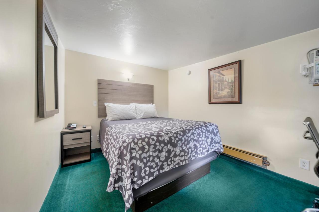 | Kingsway Inn