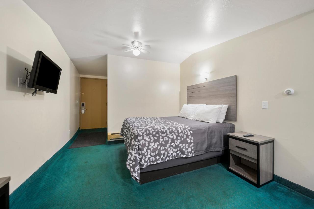 | Kingsway Inn