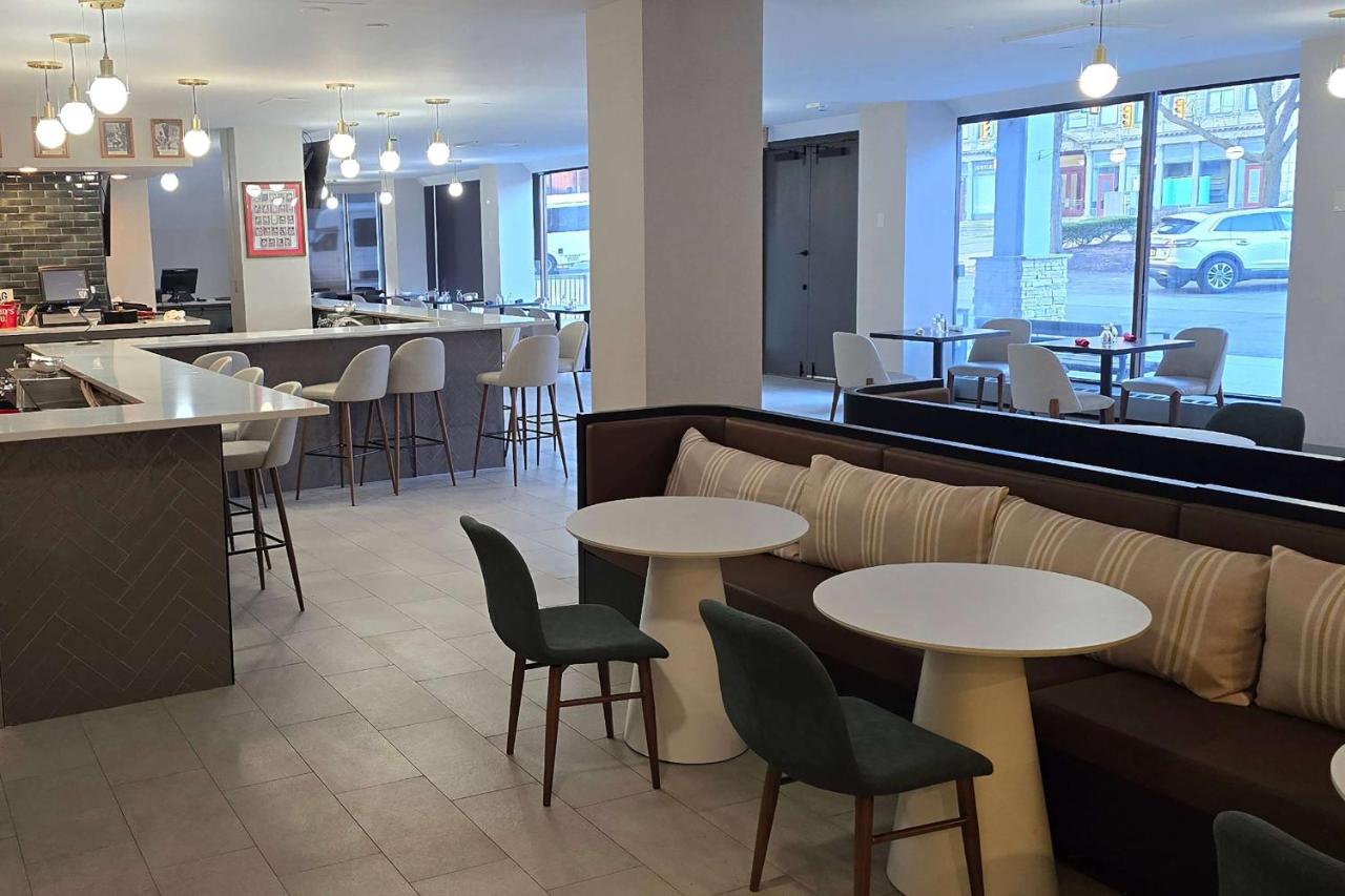  | Holiday Inn Downtown Rochester, an IHG Hotel
