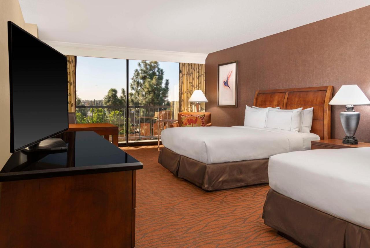Queen Room with Two Queen Beds - Non-Smoking at Hilton Orange County/Costa Mesa