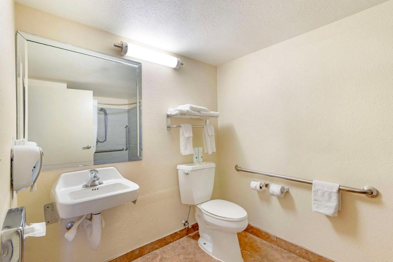 | Quality Inn Valley - West Point