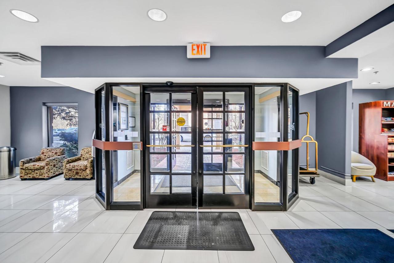 | Holiday Inn Chicago - Schaumburg, an IHG Hotel