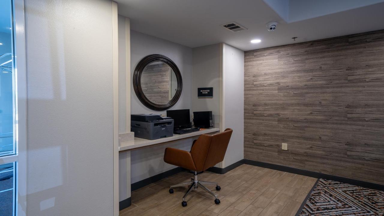 | Candlewood Suites Baytown, an IHG Hotel