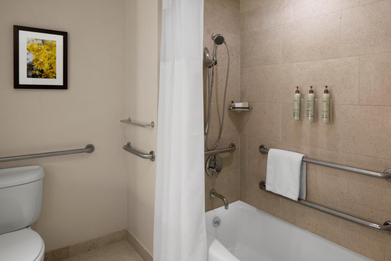 | Renaissance Seattle Hotel