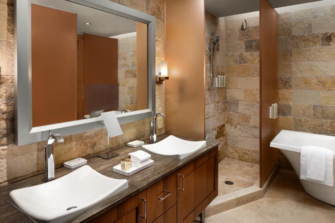 | Renaissance Seattle Hotel