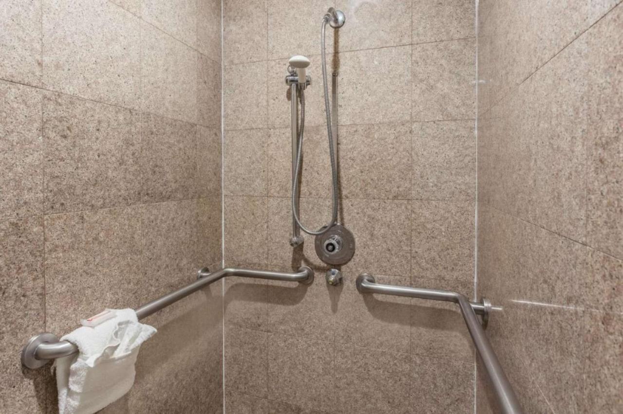 Queen Room - Mobility Access at SureStay Hotel by Best Western Chula Vista San Diego Bay