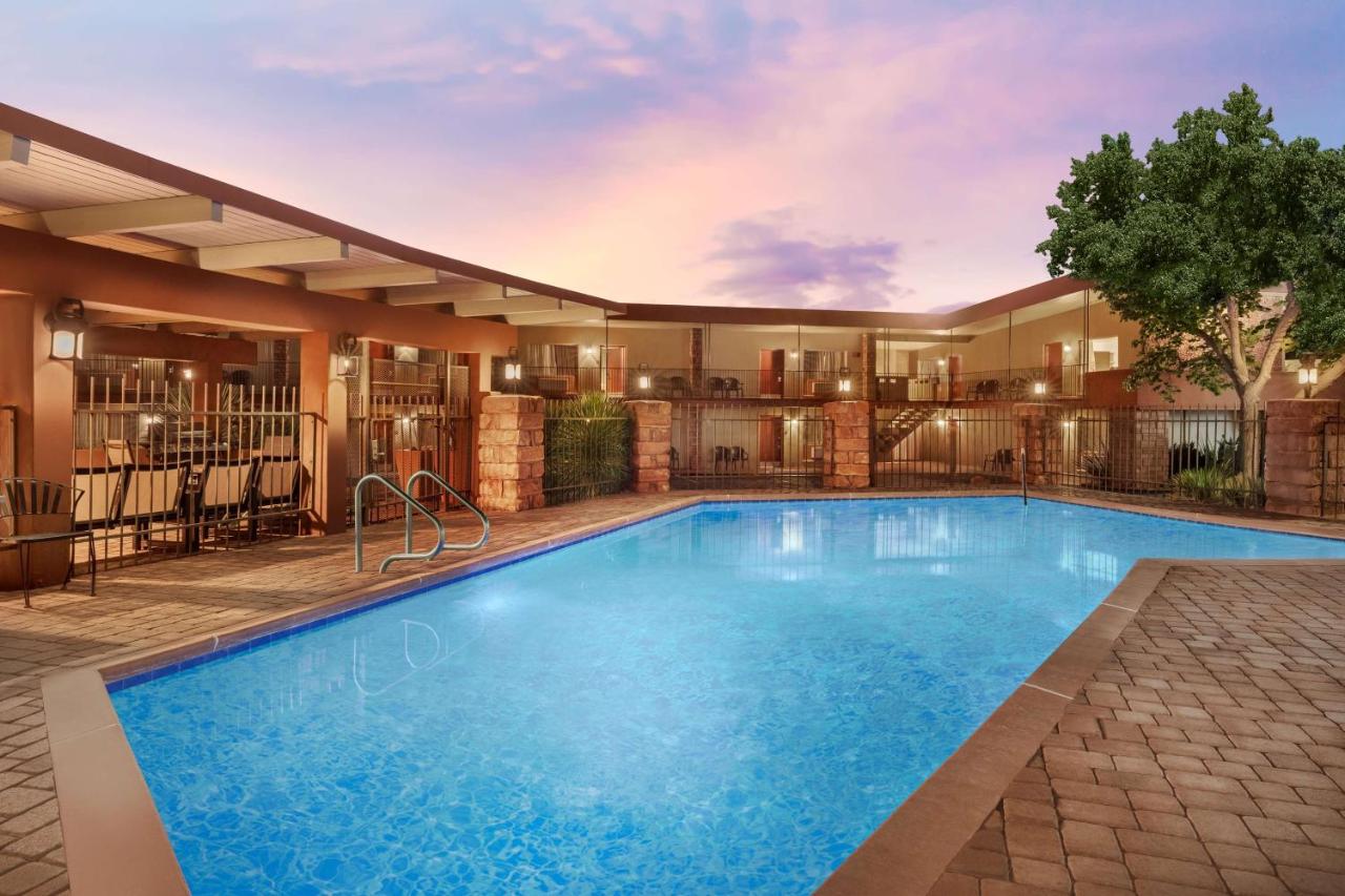 | Best Western Red Hills