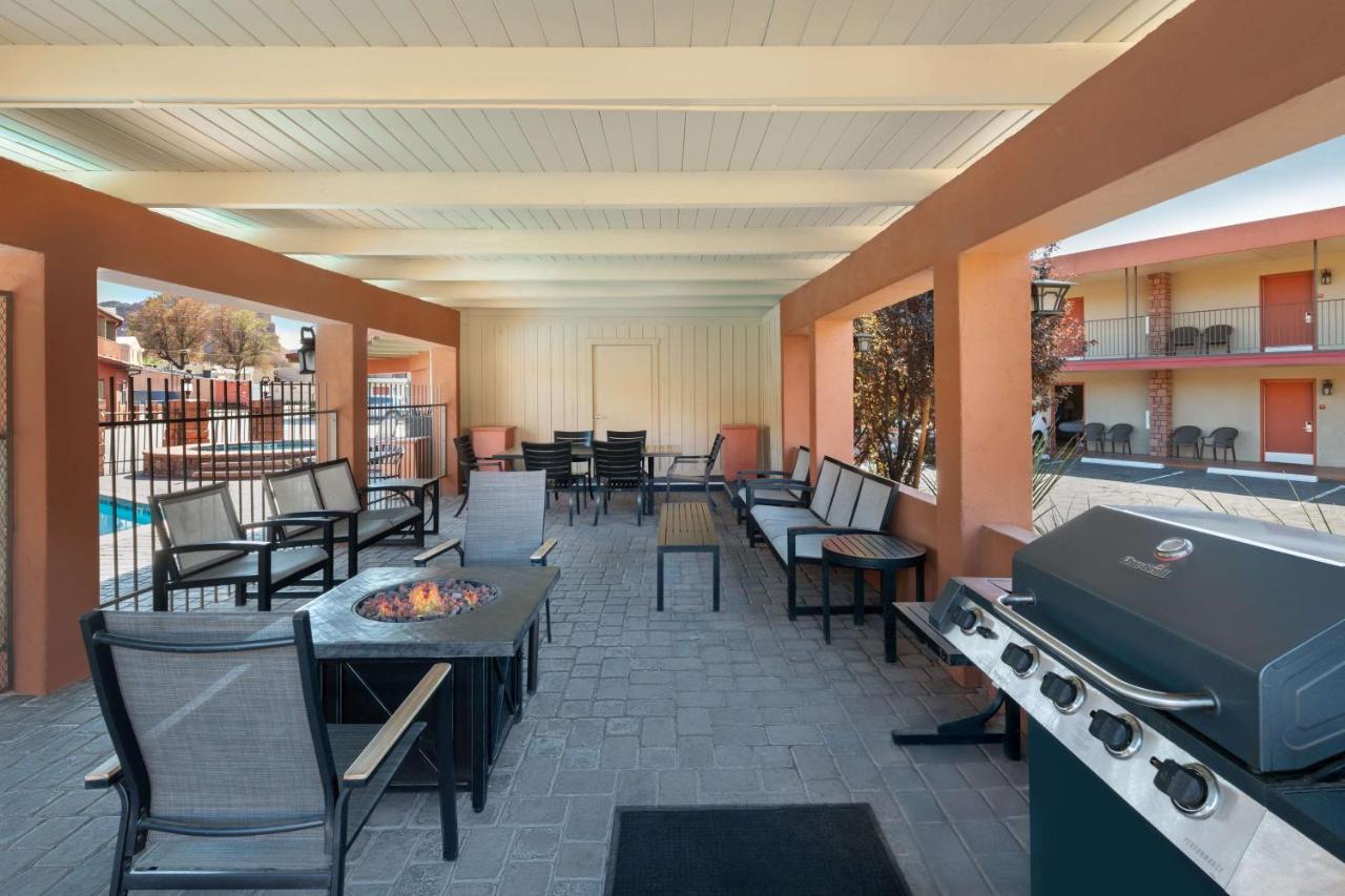  | Best Western Red Hills
