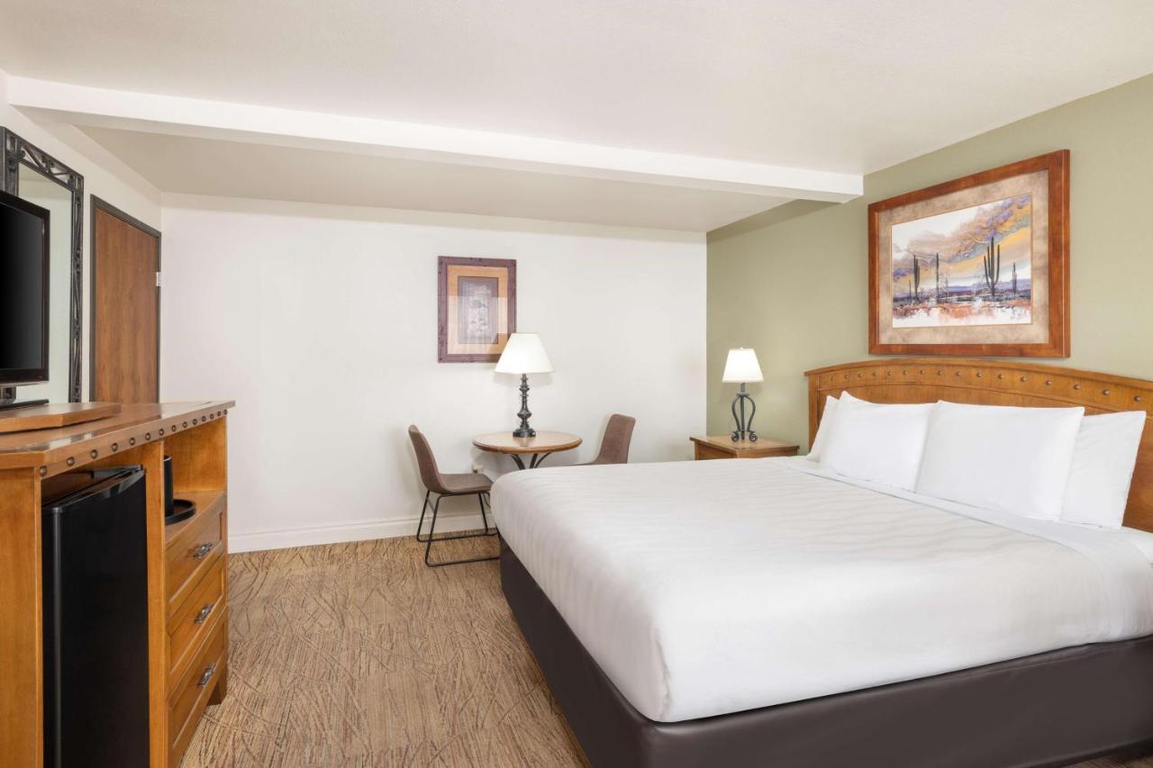  | Best Western Red Hills