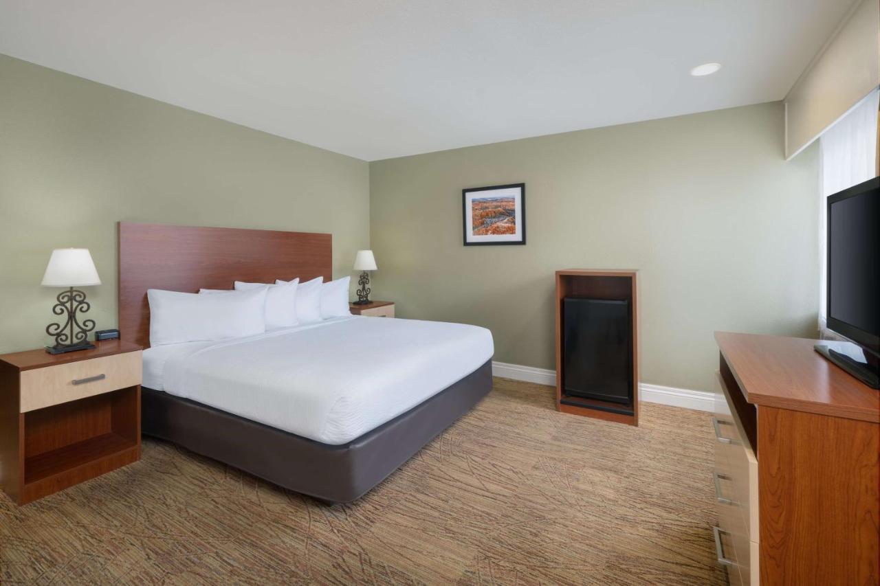  | Best Western Red Hills