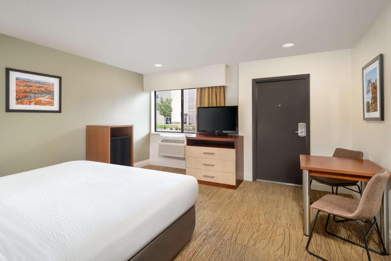  | Best Western Red Hills