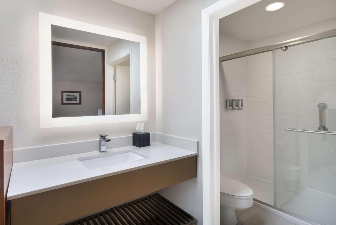  | Best Western Red Hills