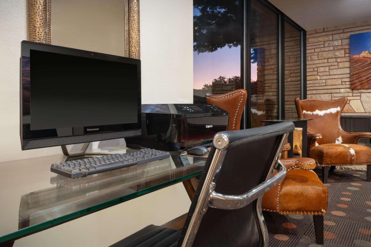  | Best Western Red Hills