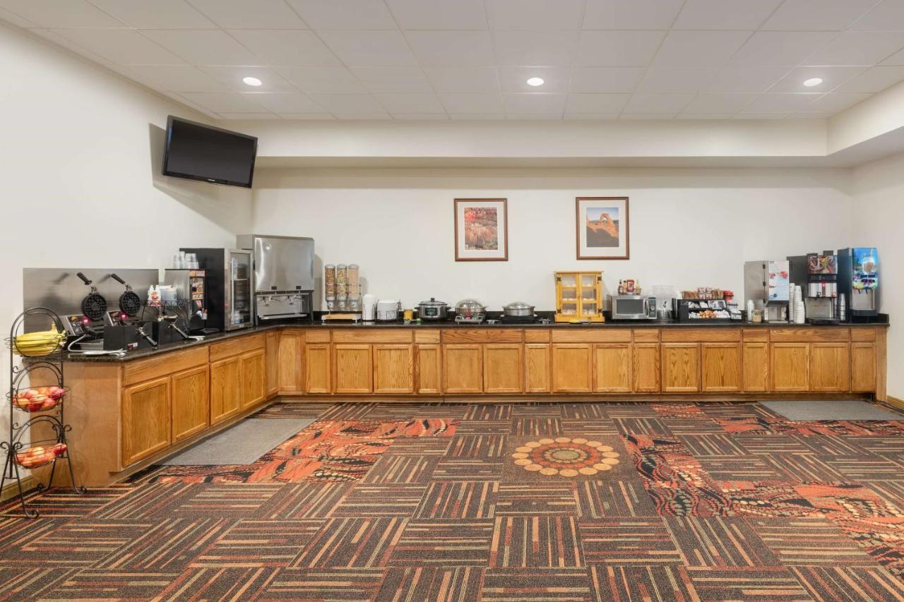  | Best Western Red Hills