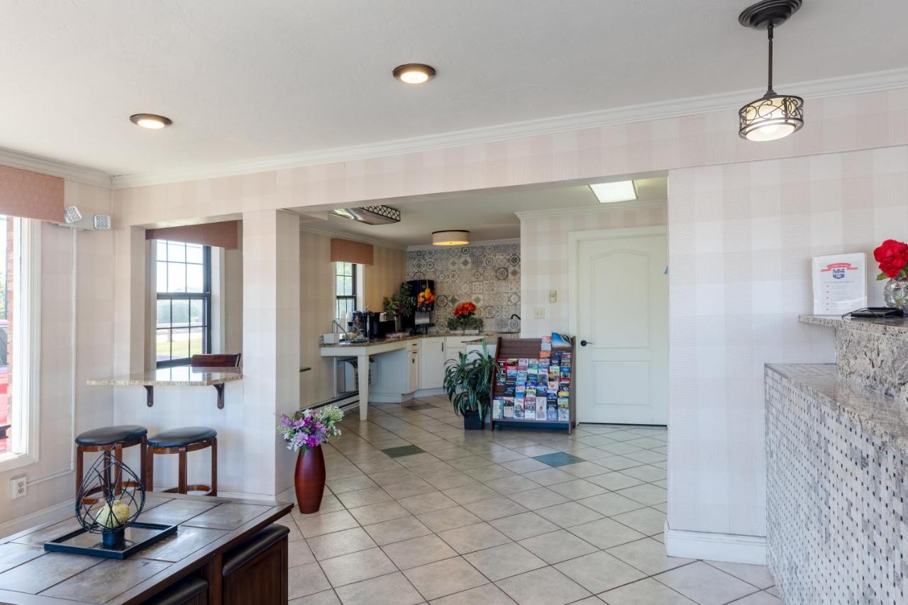 | Knights Inn North Attleboro