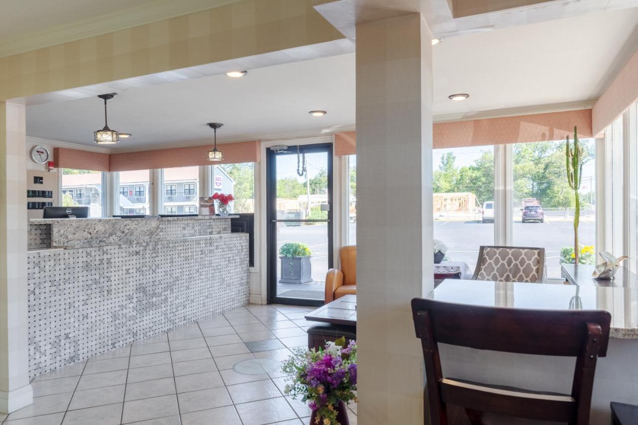 | Knights Inn North Attleboro