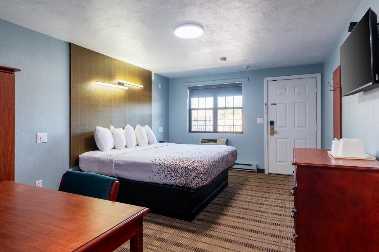 | Knights Inn North Attleboro