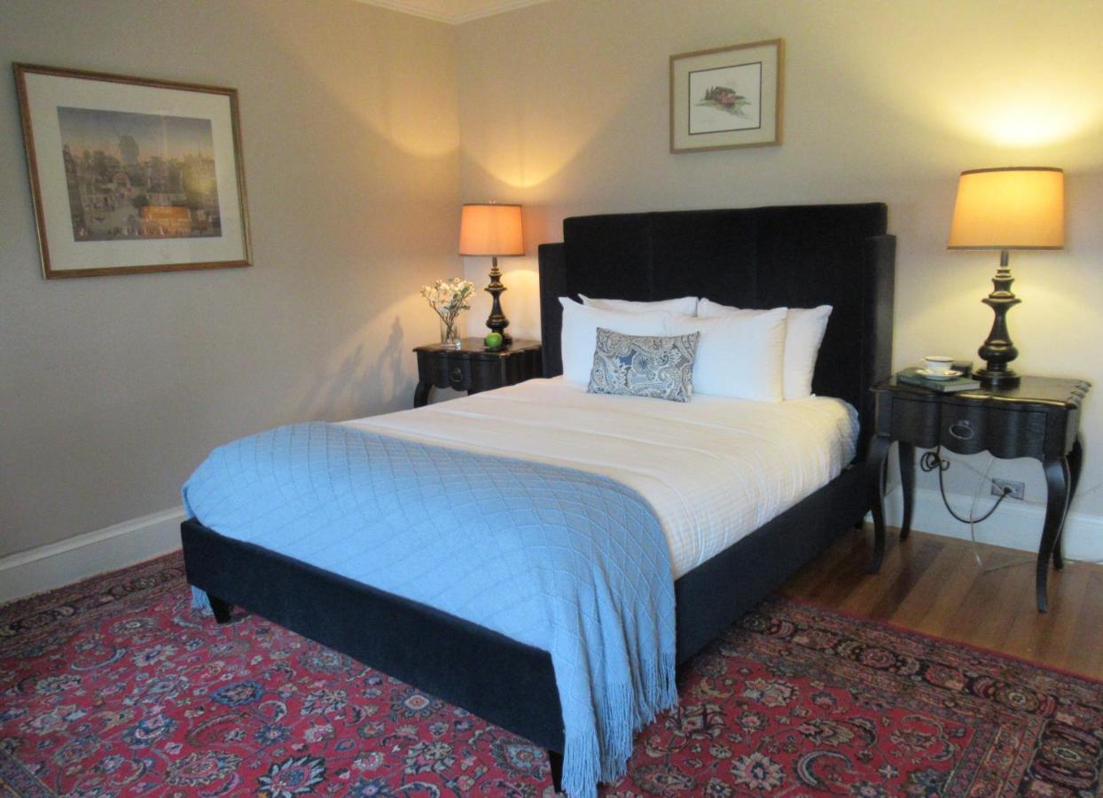  | The White House Inn