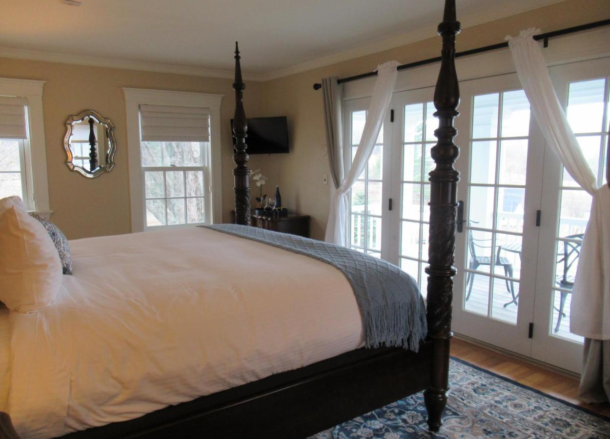  | The White House Inn