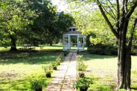| Alla's Historical Bed and Breakfast, Spa and Cabana