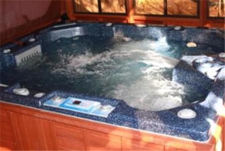 | Alla's Historical Bed and Breakfast, Spa and Cabana