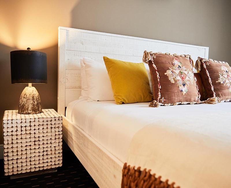 | Shelter Harbor Inn