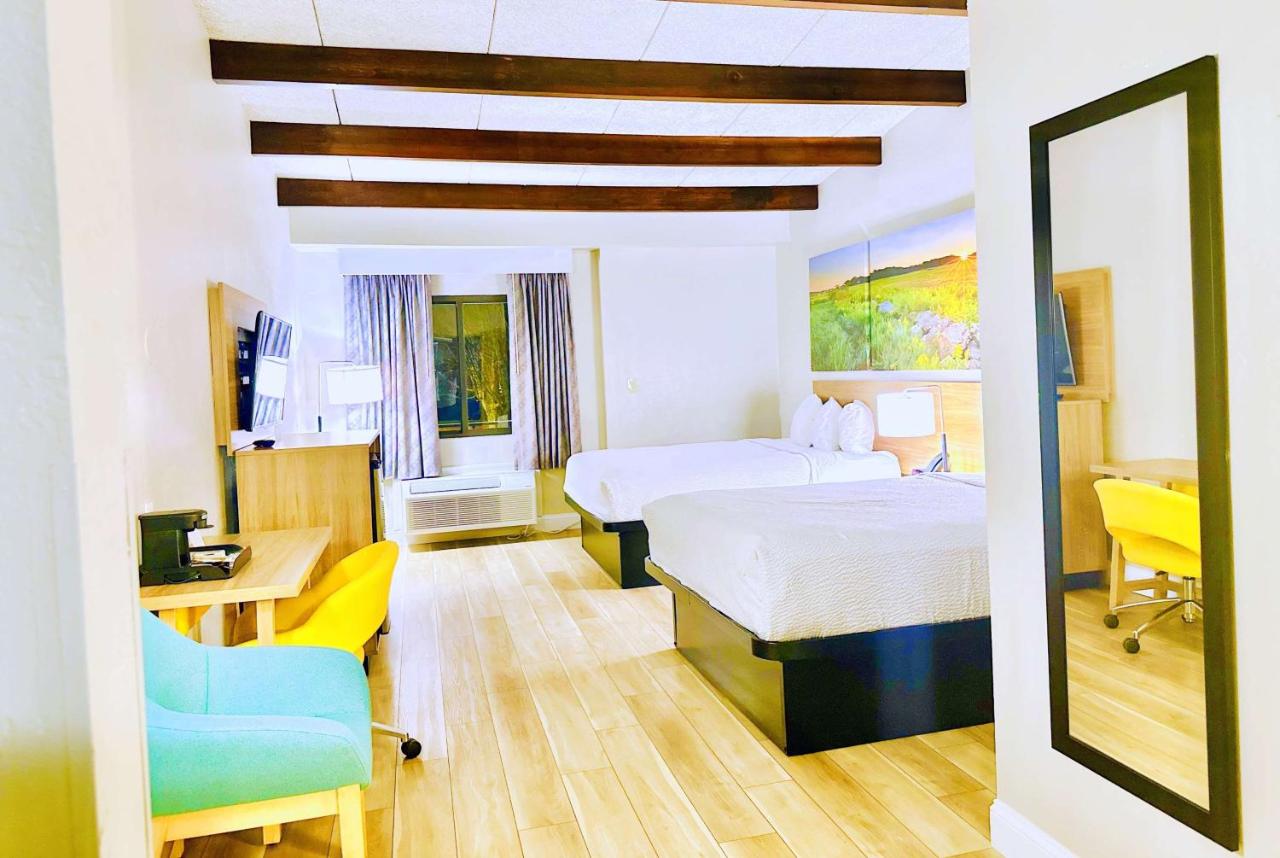 Queen Room with Two Queen Beds - Non-Smoking at Days Inn by Wyndham Rutland/Killington Area