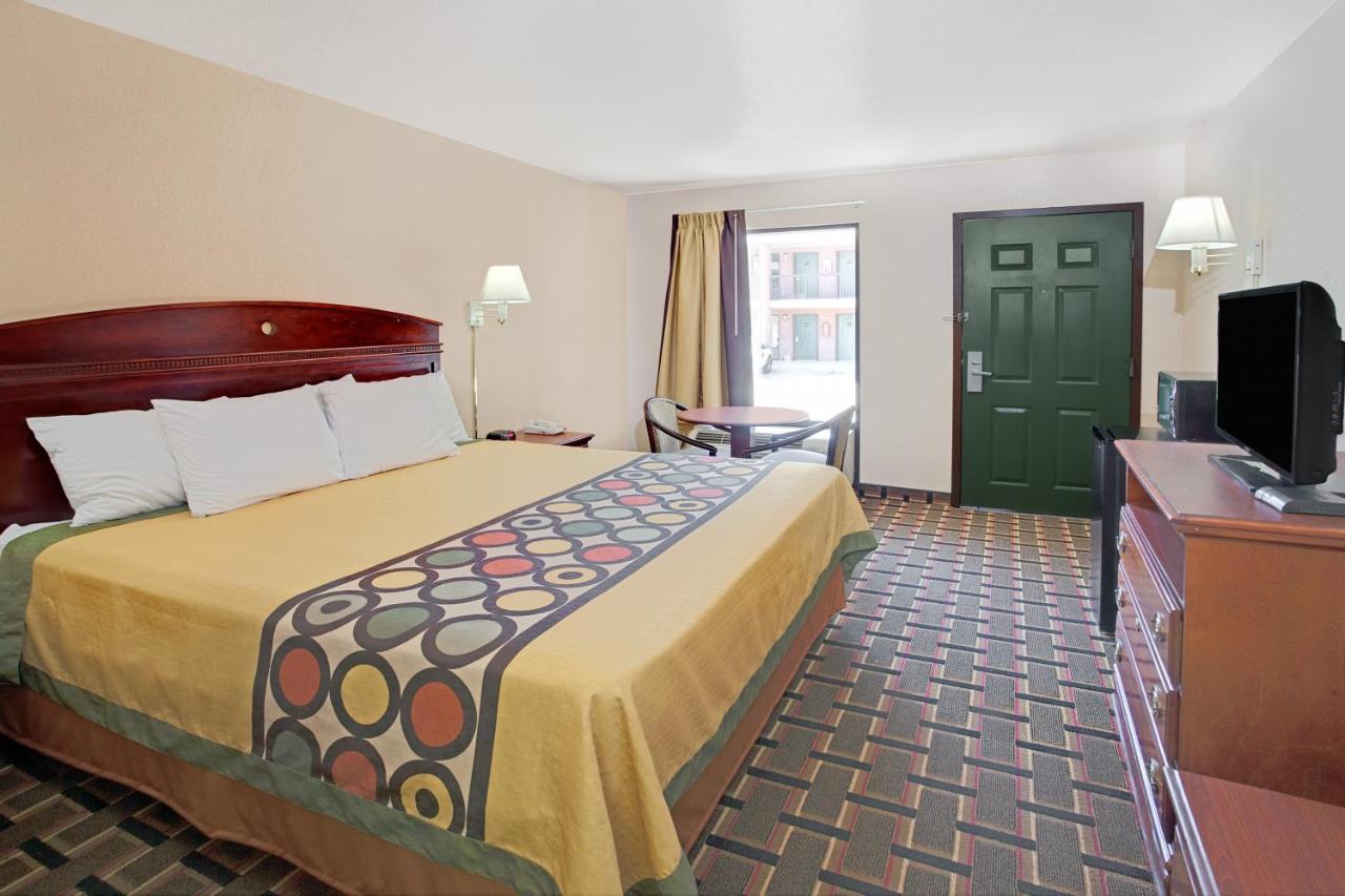  | Super 8 by Wyndham Acworth/Atlanta Area