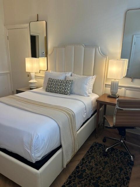 | Hotel Provincial