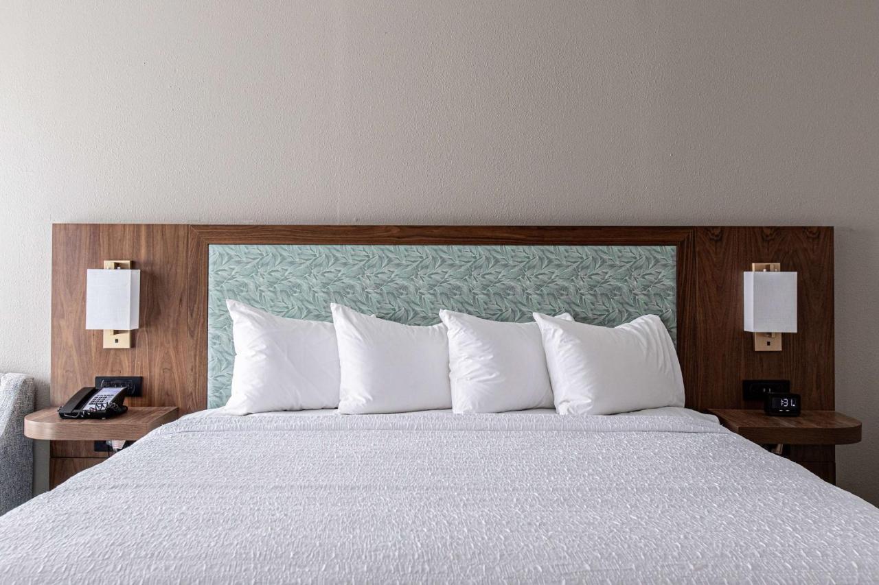 King Suite with Kitchen - Non-Smoking at Hampton Inn & Suites Charleston/West Ashley