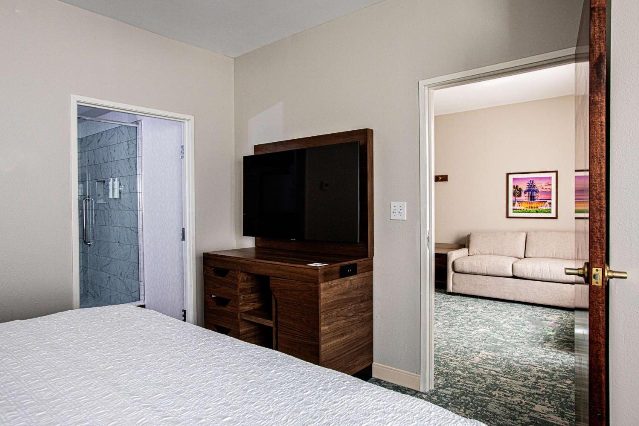 King Suite with Whirlpool - Non-Smoking at Hampton Inn & Suites Charleston/West Ashley