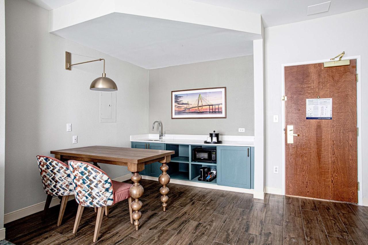 King Suite with Whirlpool - Non-Smoking at Hampton Inn & Suites Charleston/West Ashley