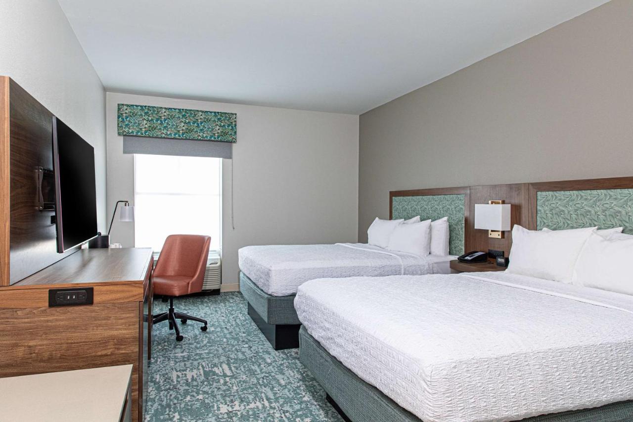 Queen Room with Two Queen Beds at Hampton Inn & Suites Charleston/West Ashley
