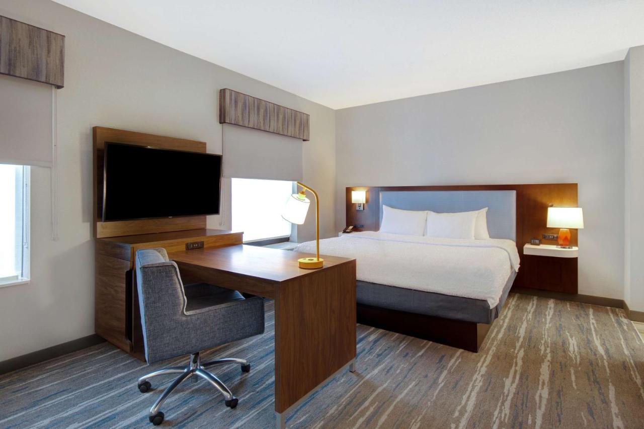 | Hampton Inn & Suites Dayton-Vandalia